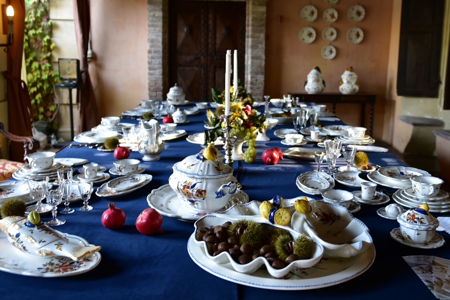 Al Castello di Paderna a Pontenure una rassegna di piante, fiori, frutti dimenticati e prodotti di alto artigianato