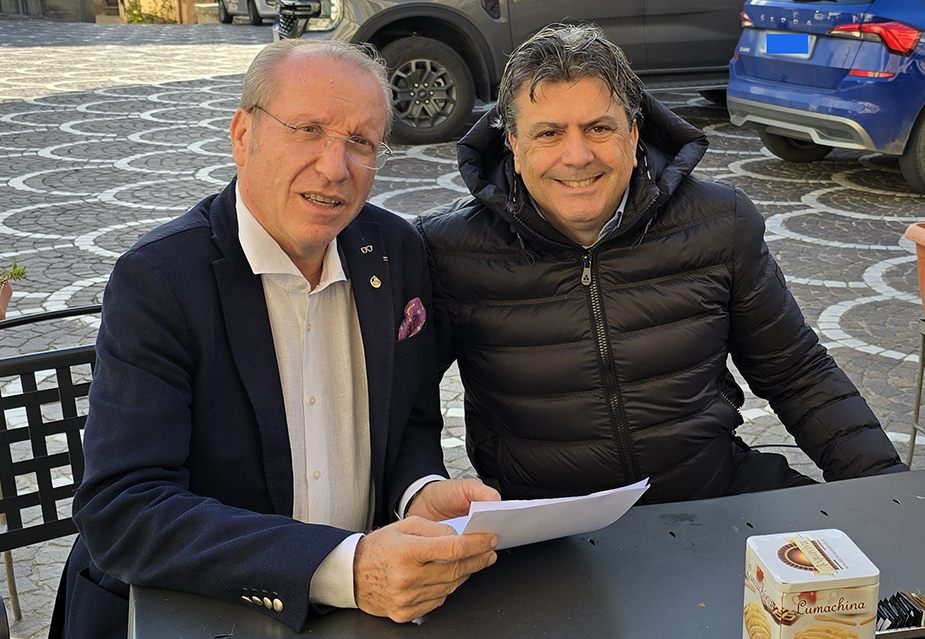 Presentato a Bova, durante “La Notte delle Stelle”, il nuovo libro di <strong>Massimo Tigani Sava</strong>: “L’Alberello Enotrio”